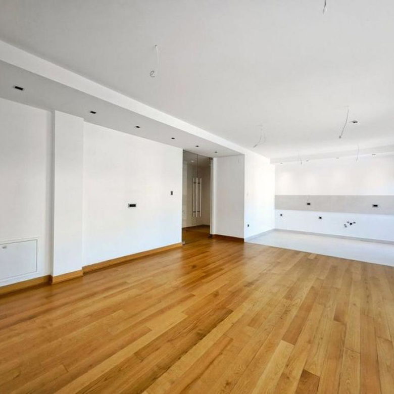 Stan Prodaja Novi Sad  240 m2