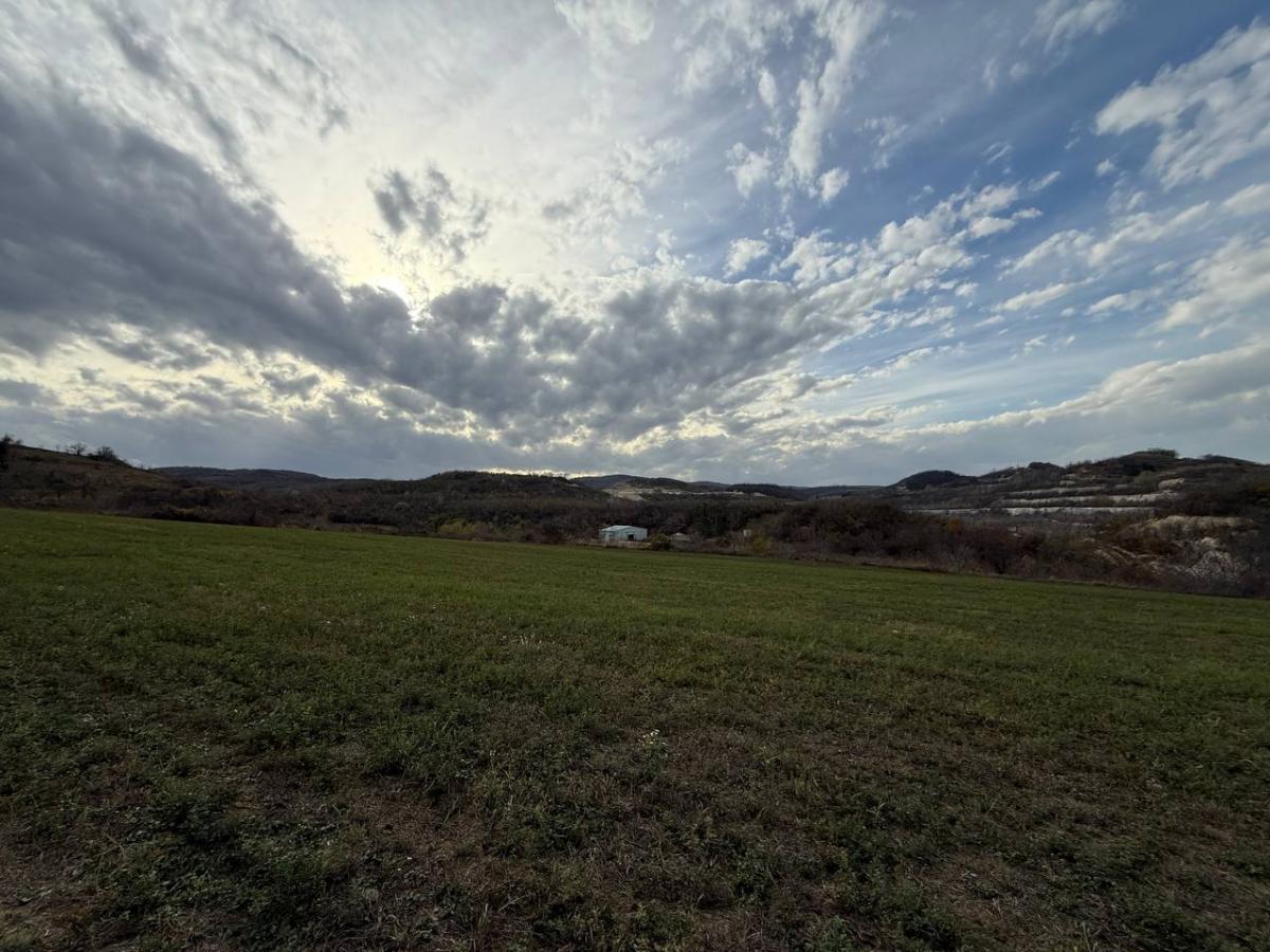 Plac Prodaja Beočin  24207 m2