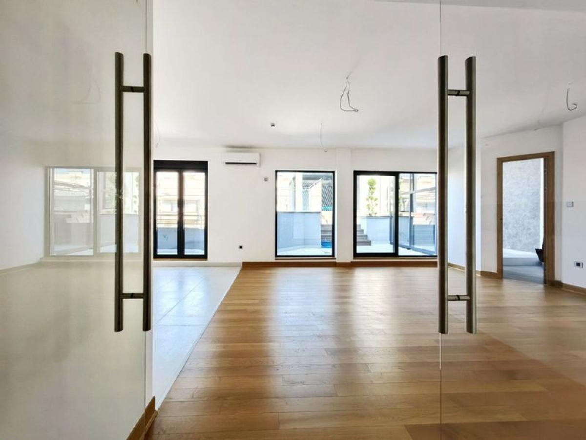 Stan Prodaja Novi Sad  240 m2