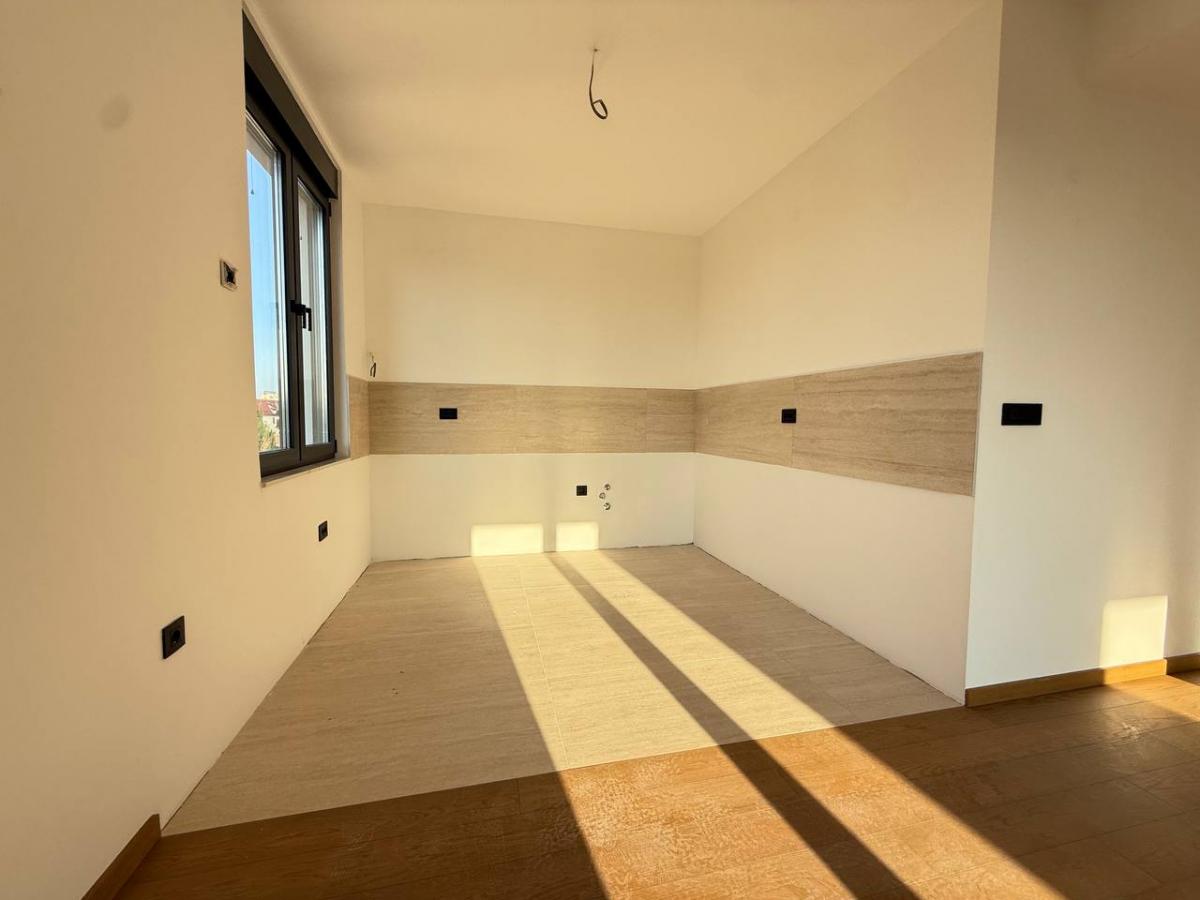 Stan Prodaja Novi Sad Stan Prodaja Novi Sad Bulevar Patrijarha Pavla 135 m2