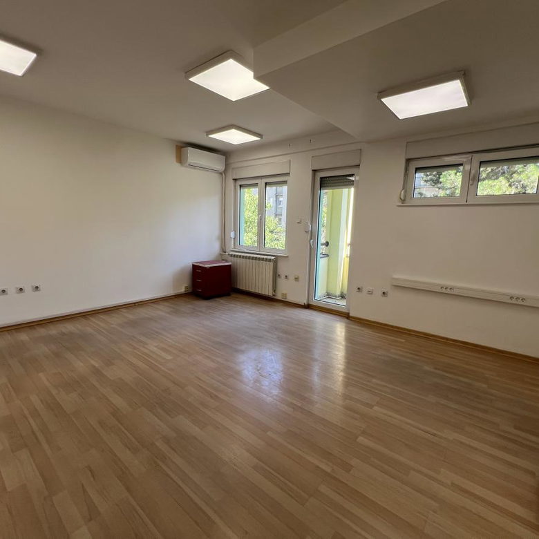 Lokal za izdavanje, Liman 1, Novi Sad, 220m², 2.420 €/mes
