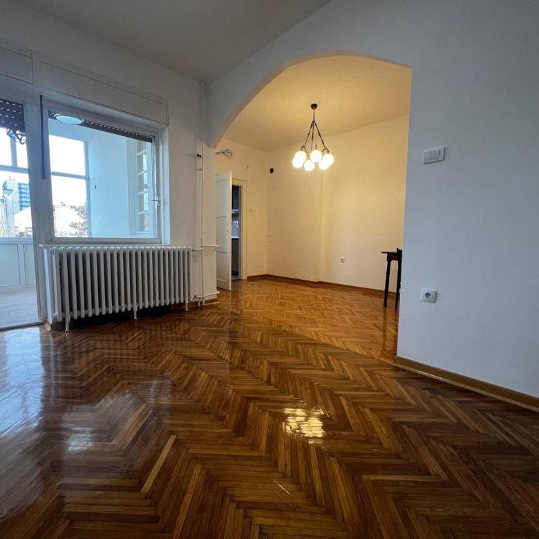 Lokal Izdavanje Novi Sad  80 m2