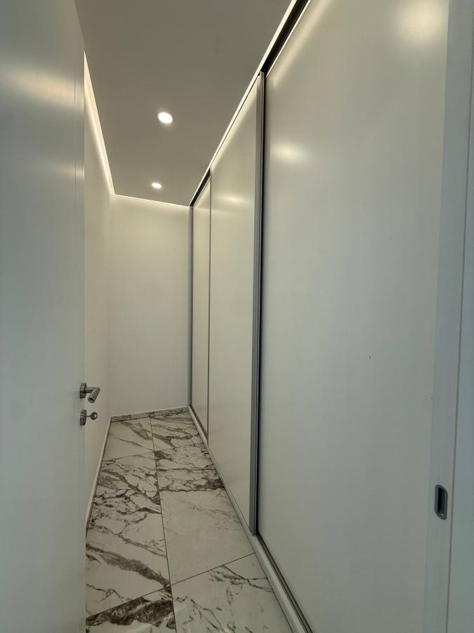 Kuća za izdavanje, Sremska Kamenica, Novi Sad, 244m², 2.000 €/mes