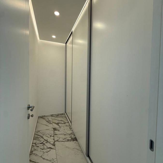 Kuća za izdavanje, Sremska Kamenica, Novi Sad, 244m², 2.000 €/mes