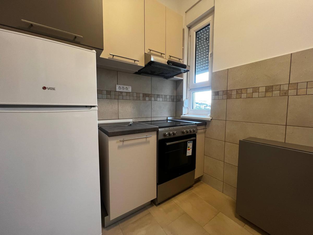 Lokal Izdavanje Novi Sad  80 m2