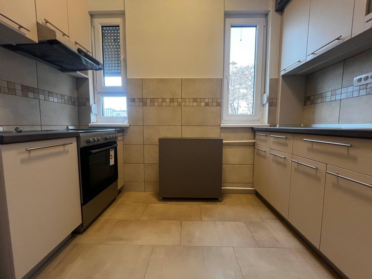 Lokal Izdavanje Novi Sad  80 m2