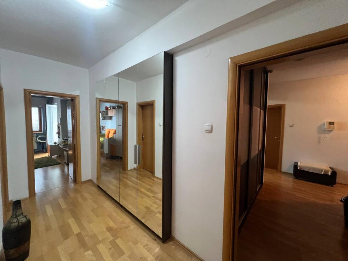 y58vabqy2y-photo-2024-07-30-19-56-51-2- Četvorosoban stan na prodaju, Bulevar Oslobođenja, Novi Sad, 134m², 299.000 €