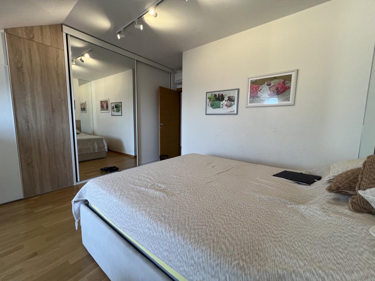 Četvorosoban stan na prodaju, Sajmište, Novi Sad, 111m², 277.500 €