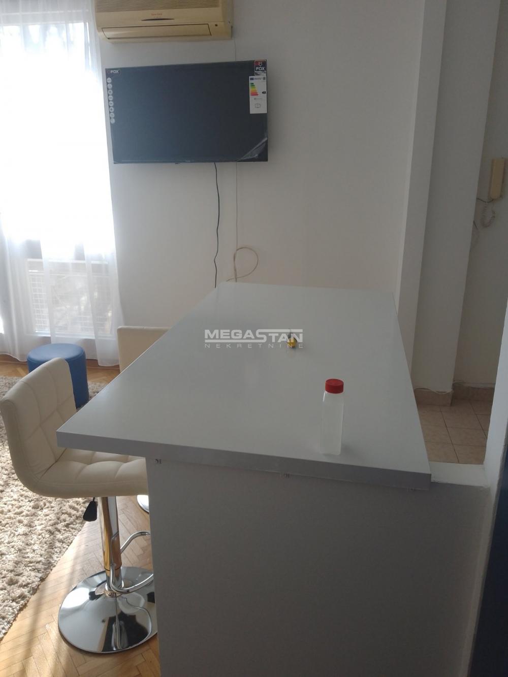 Garsonjera za izdavanje, Šumice, Beograd, 25m², 400 €/mes