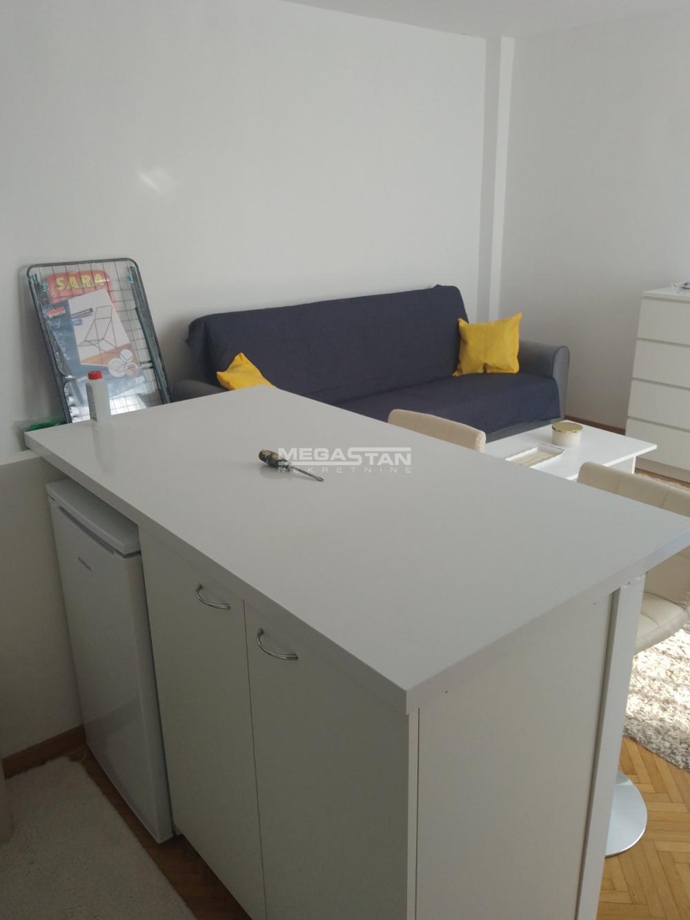 Garsonjera za izdavanje, Šumice, Beograd, 25m², 400 €/mes