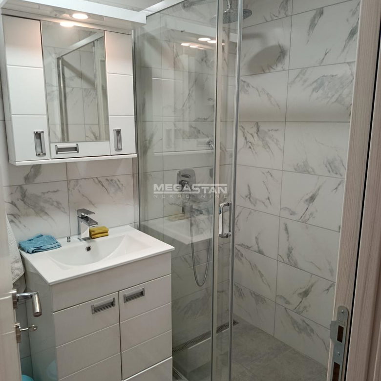 Jednoiposoban stan za izdavanje, Kalenić Pijaca, Beograd, 48m², 900 €/mes