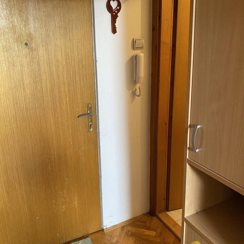 Stan Izdavanje Novi Sad Železnička Stanica 30 m2