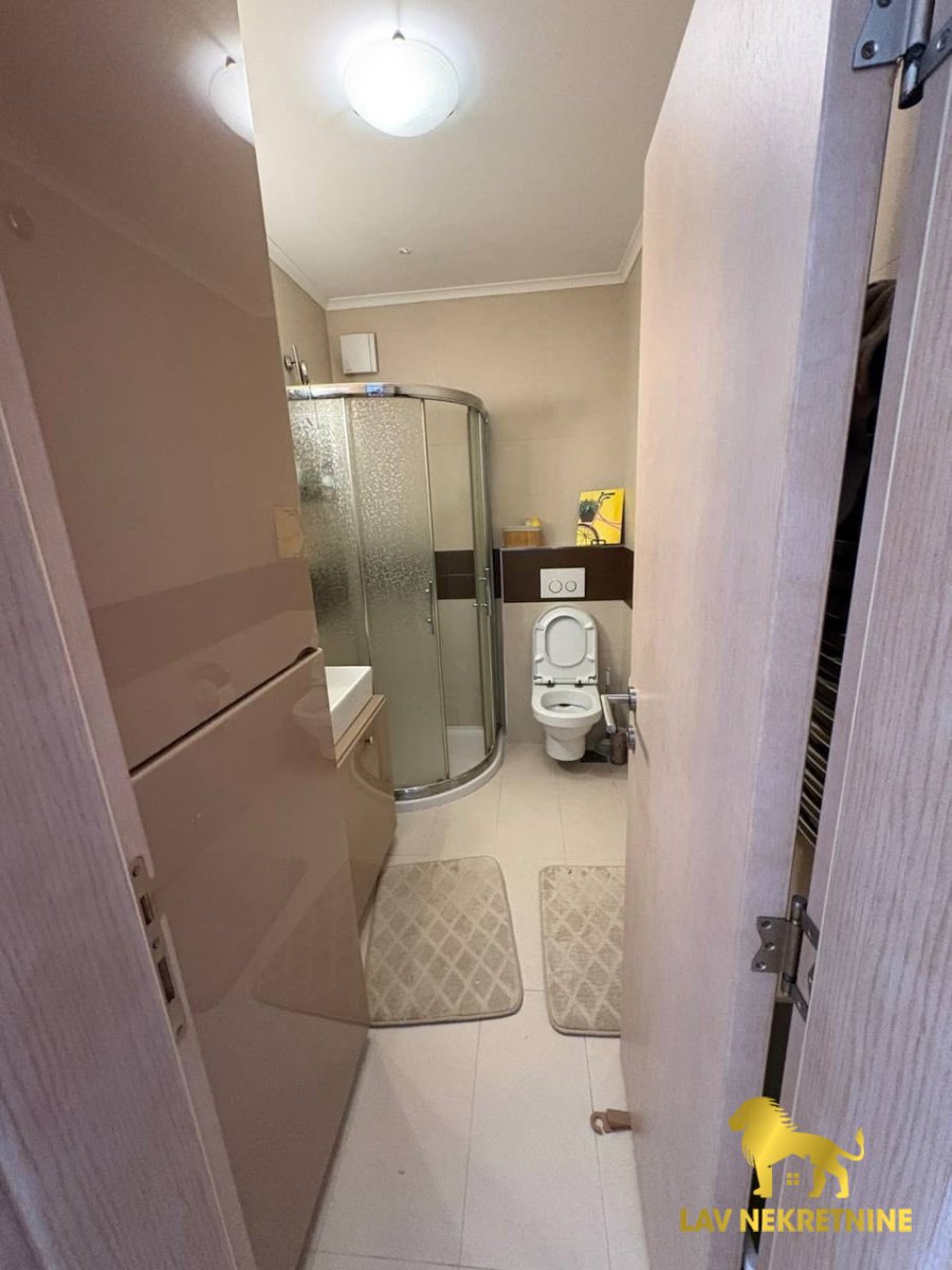 1790952380_93d5fbc84422 Stan Izdavanje Novi Sad 91 m2
