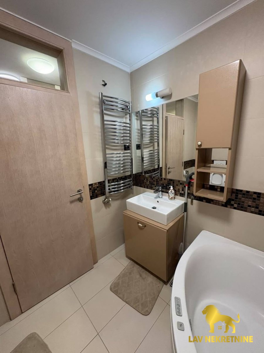 1790952384_3304efe77764 Trosoban stan za izdavanje, Centar, Novi Sad, 91m², 1.000 €/mes