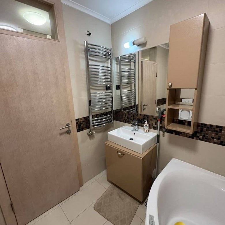 Trosoban stan za izdavanje, Centar, Novi Sad, 91m², 1.000 €/mes