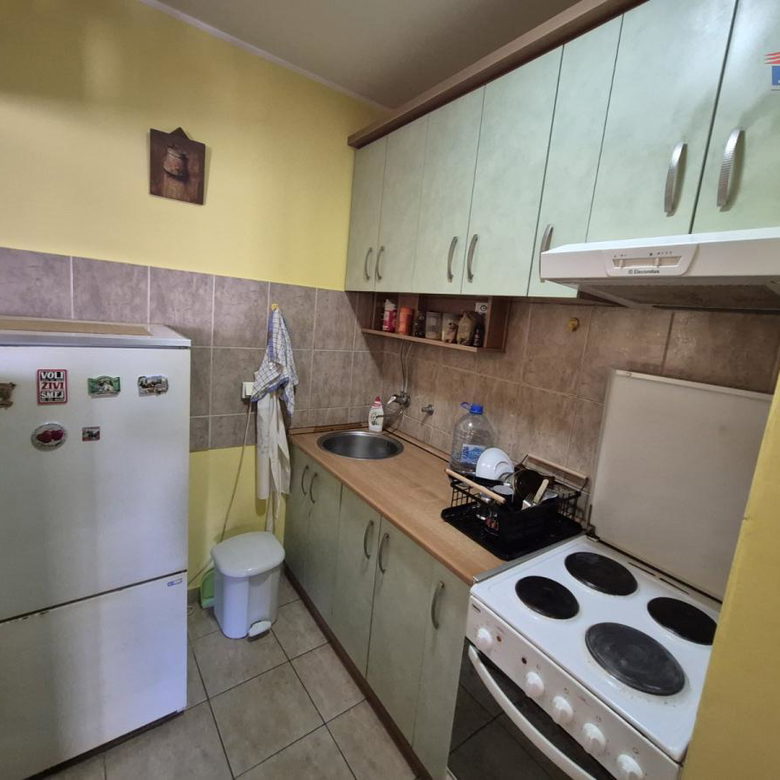 Stan Izdavanje Novi Sad  45 m2