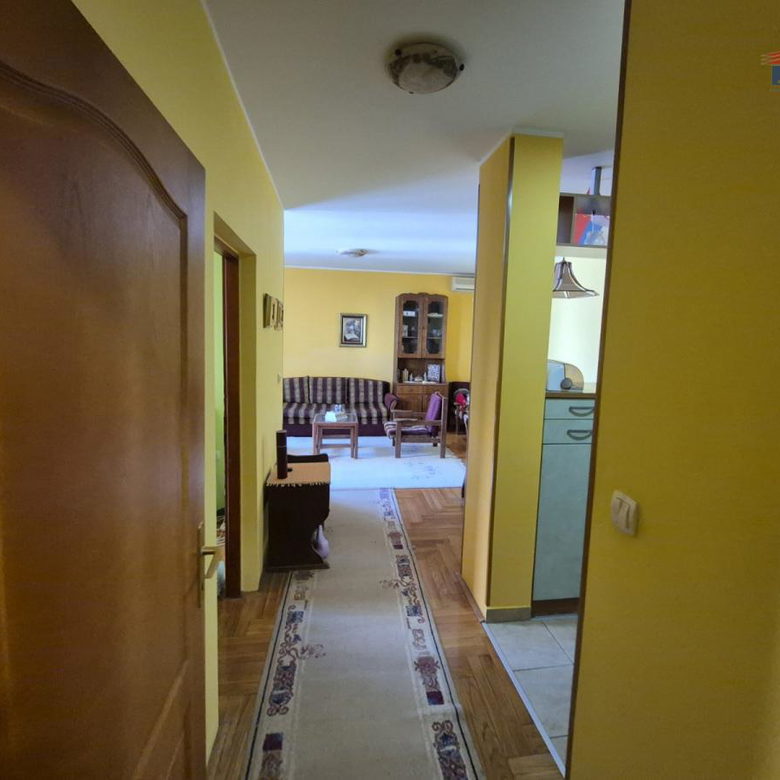Stan Izdavanje Novi Sad  45 m2