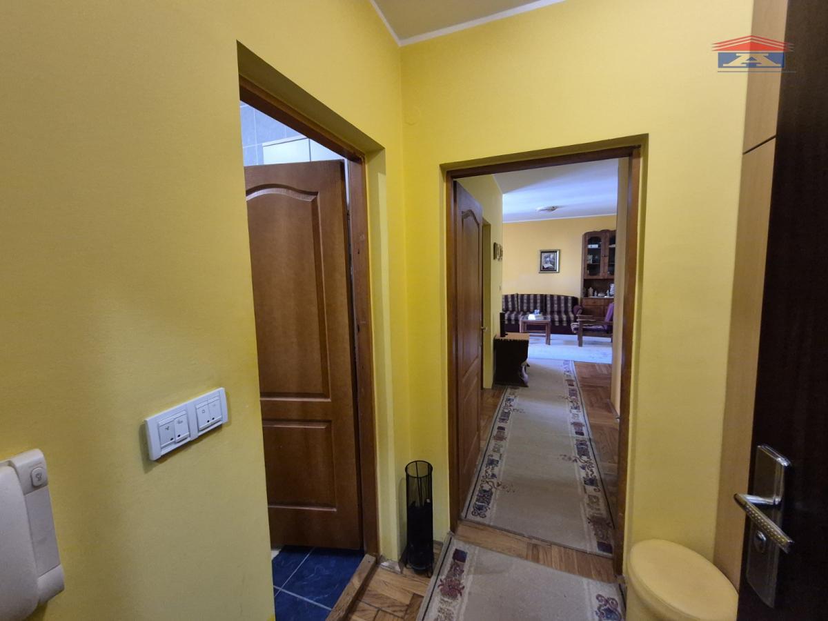 Jednoiposoban stan za izdavanje, Grbavica, Novi Sad, 45m², 400 €/mes