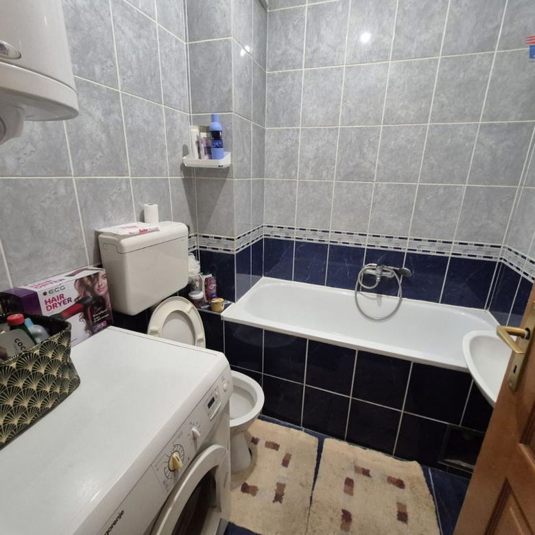 Jednoiposoban stan za izdavanje, Grbavica, Novi Sad, 45m², 400 €/mes