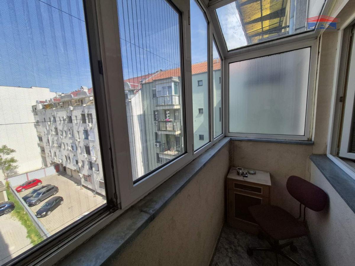 Jednoiposoban stan za izdavanje, Grbavica, Novi Sad, 45m², 400 €/mes