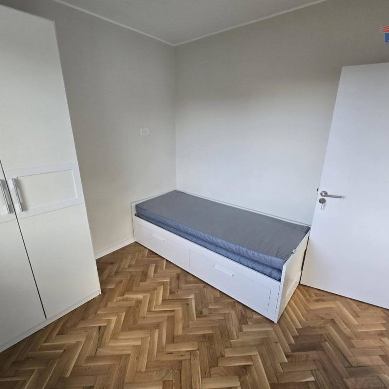 Stan Izdavanje Novi Sad  53 m2