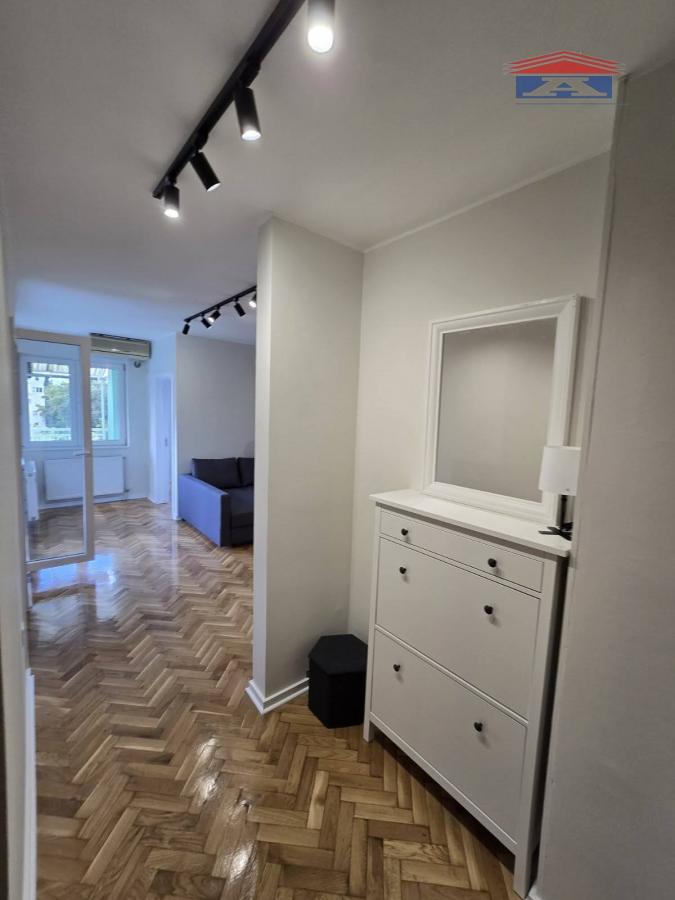 Dvoiposoban stan za izdavanje, Grbavica, Novi Sad, 53m², 700 €/mes
