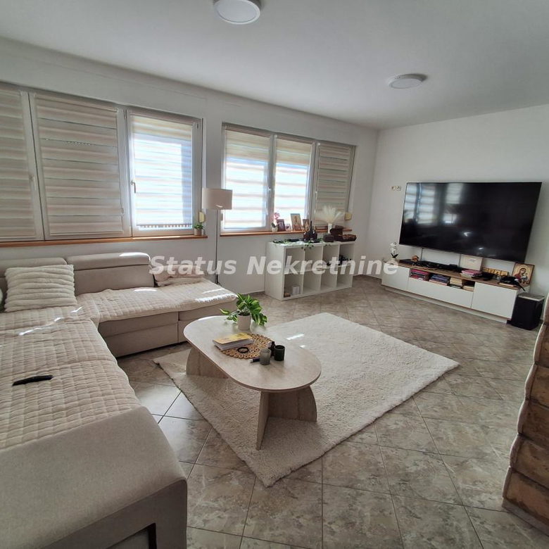Kuća Prodaja Novi Sad  270 m2