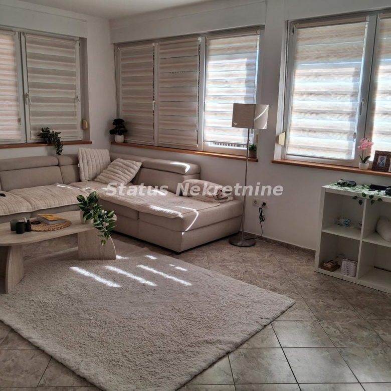 Kuća Prodaja Novi Sad  270 m2