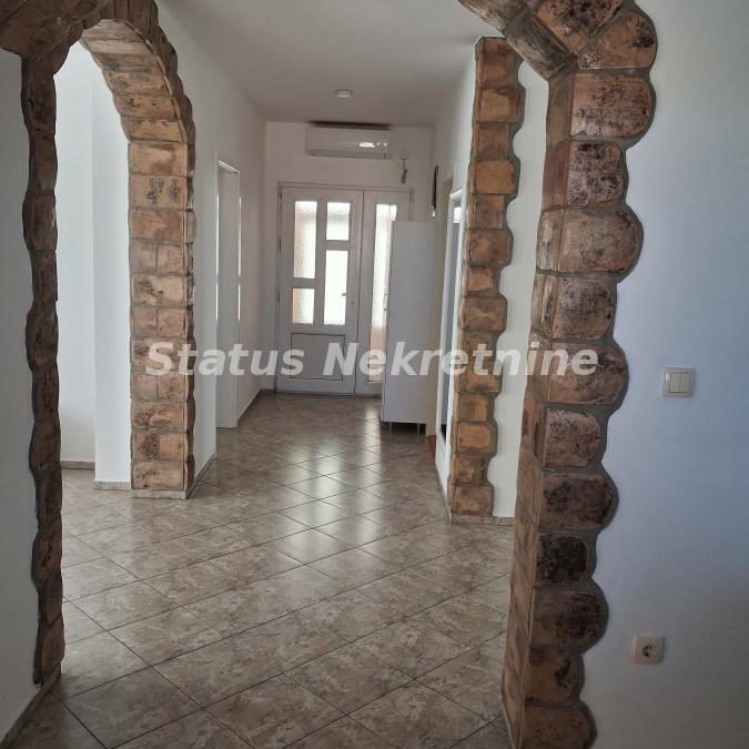Kuća na prodaju, Rumenka, Novi Sad, 270m², 288.400 €