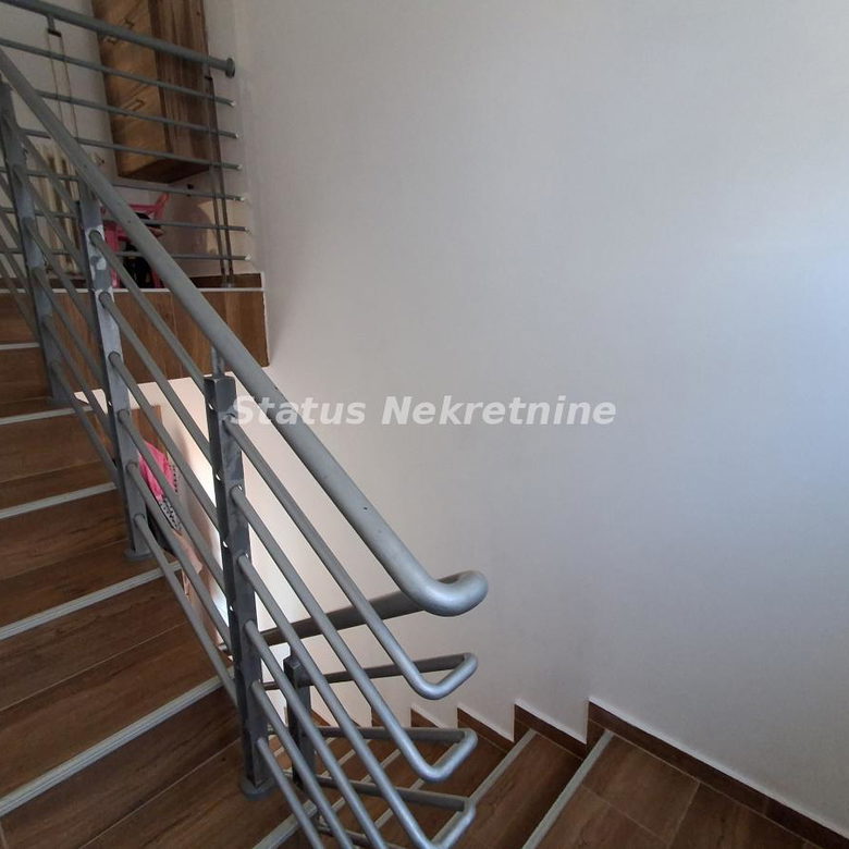Kuća na prodaju, Rumenka, Novi Sad, 270m², 288.400 €