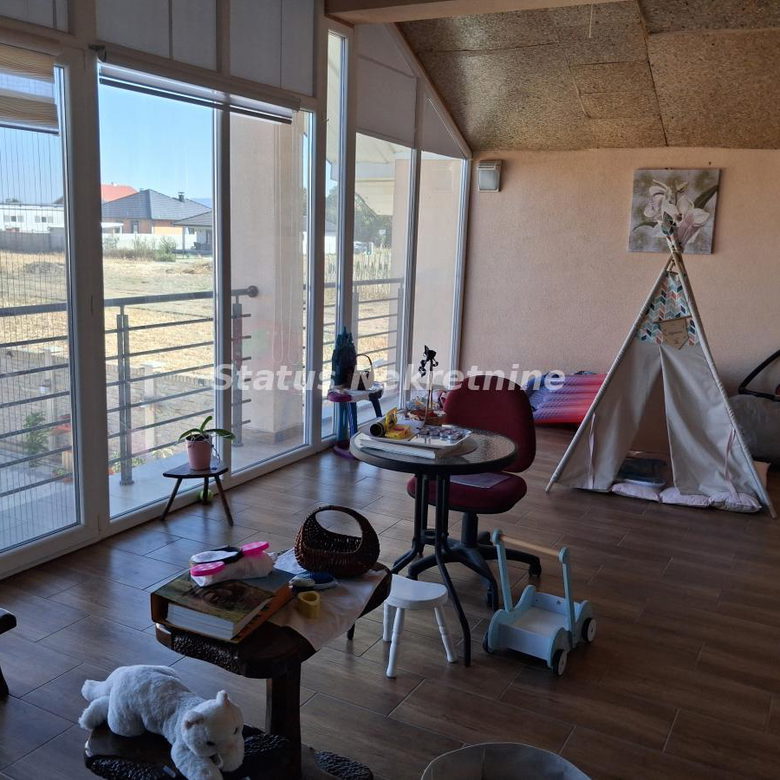 Kuća na prodaju, Rumenka, Novi Sad, 270m², 288.400 €