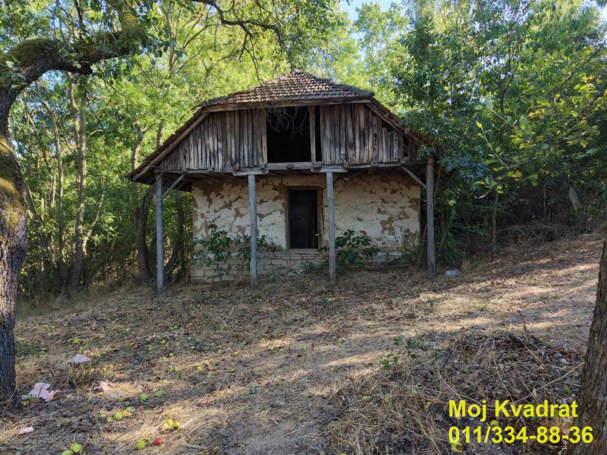 Plac na prodaju, Velika Ivanča, Beograd, 185 ari, 92.500 €