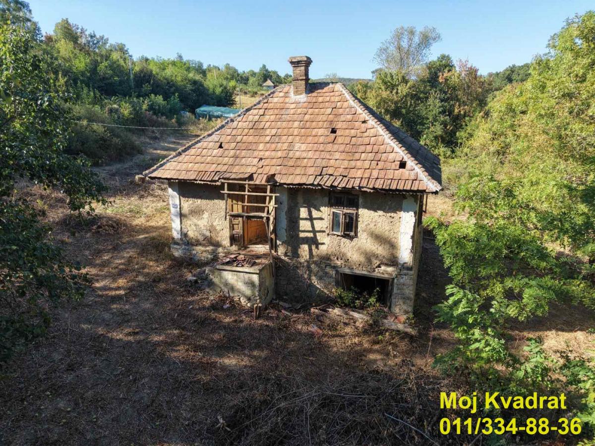 Plac na prodaju, Velika Ivanča, Beograd, 185 ari, 92.500 €