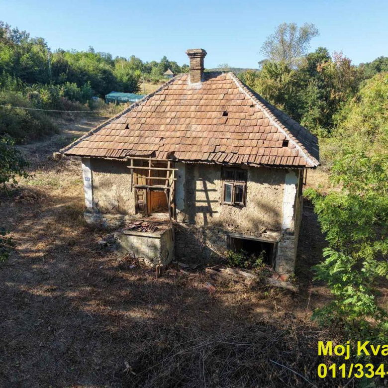 Plac na prodaju, Velika Ivanča, Beograd, 185 ari, 92.500 €