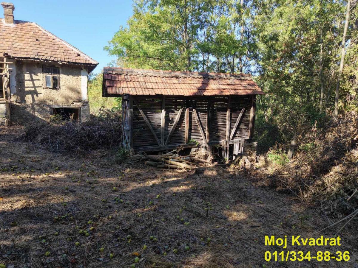 Plac na prodaju, Velika Ivanča, Beograd, 185 ari, 92.500 €