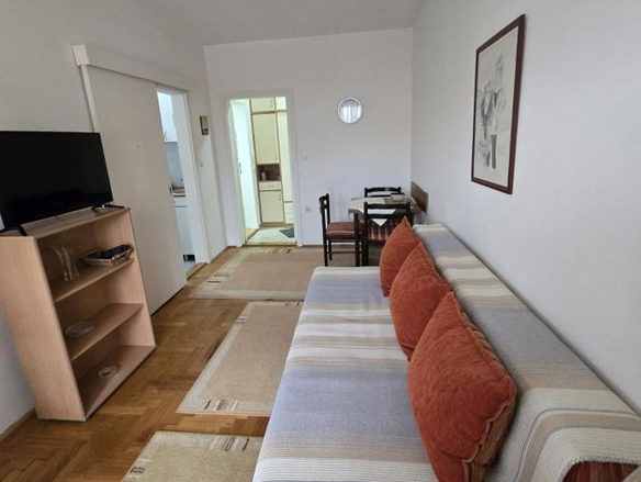 Stan Izdavanje Novi Sad  39 m2