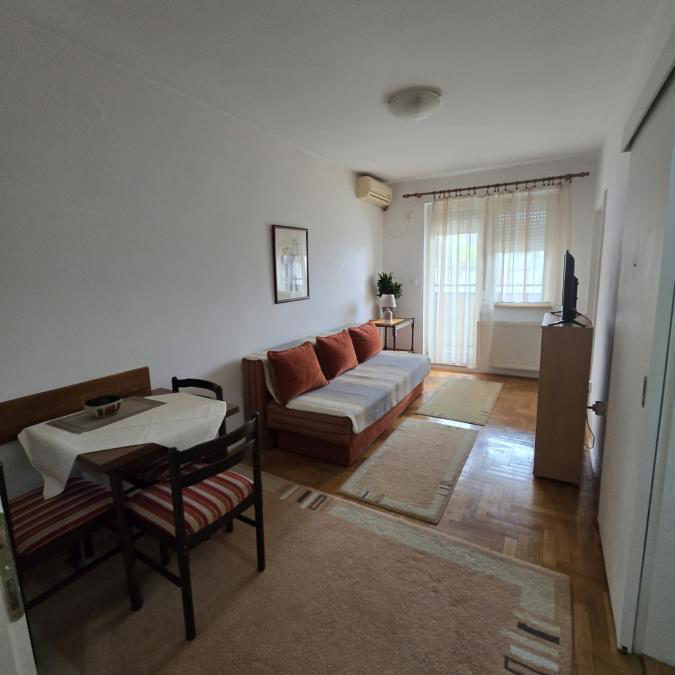 Stan Izdavanje Novi Sad  39 m2