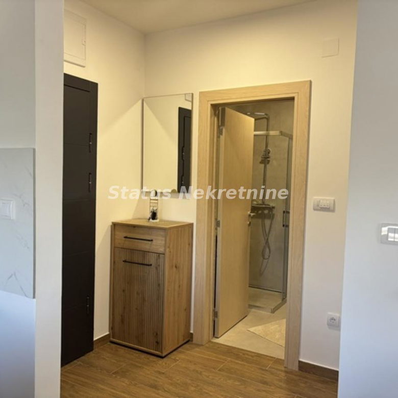 Stan Izdavanje Novi Sad  32 m2