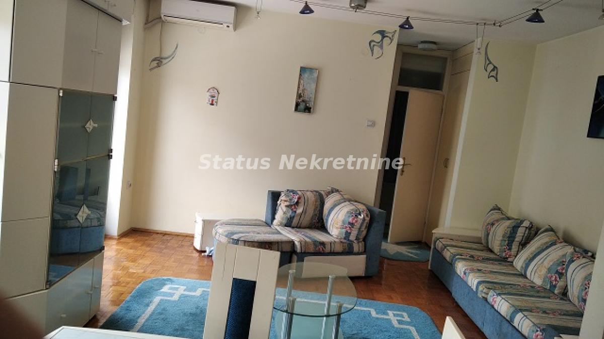 Stan Izdavanje Novi Sad  42 m2