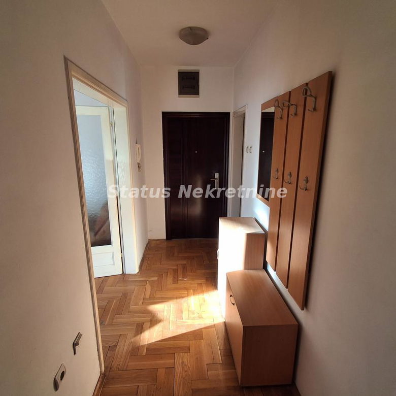 Stan Izdavanje Novi Sad  75 m2