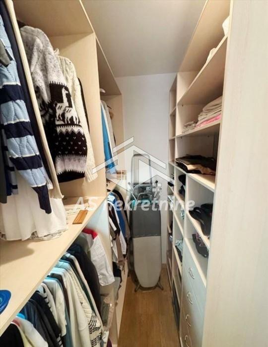 Trosoban stan za izdavanje, Vukov Spomenik, Beograd, 131m², 1.800 €/mes