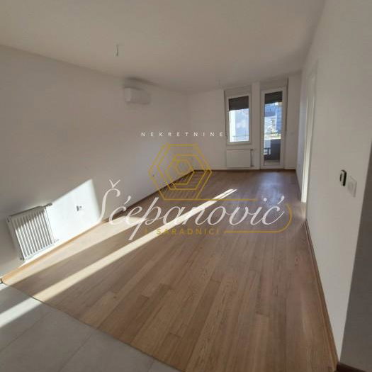 Stan Izdavanje Novi Sad  84 m2