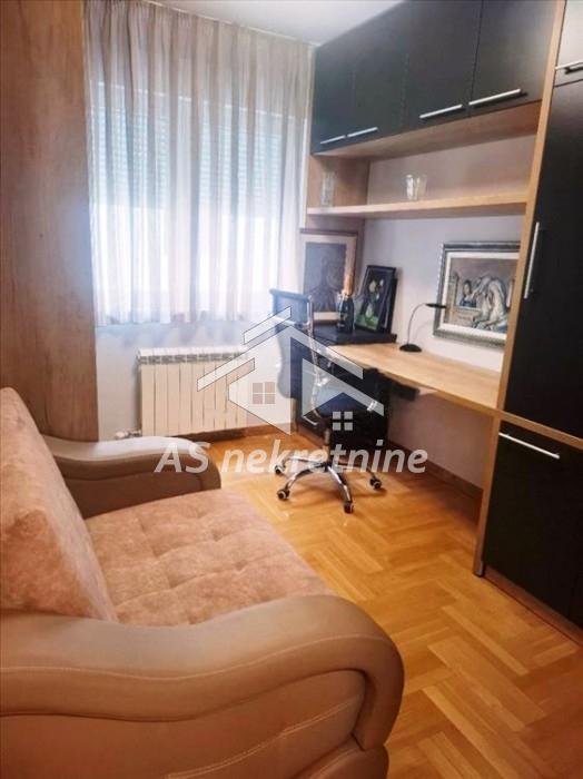 Trosoban stan za izdavanje, Crveni Krst, Beograd, 68m², 1.200 €/mes