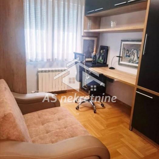 Trosoban stan za izdavanje, Crveni Krst, Beograd, 68m², 1.200 €/mes