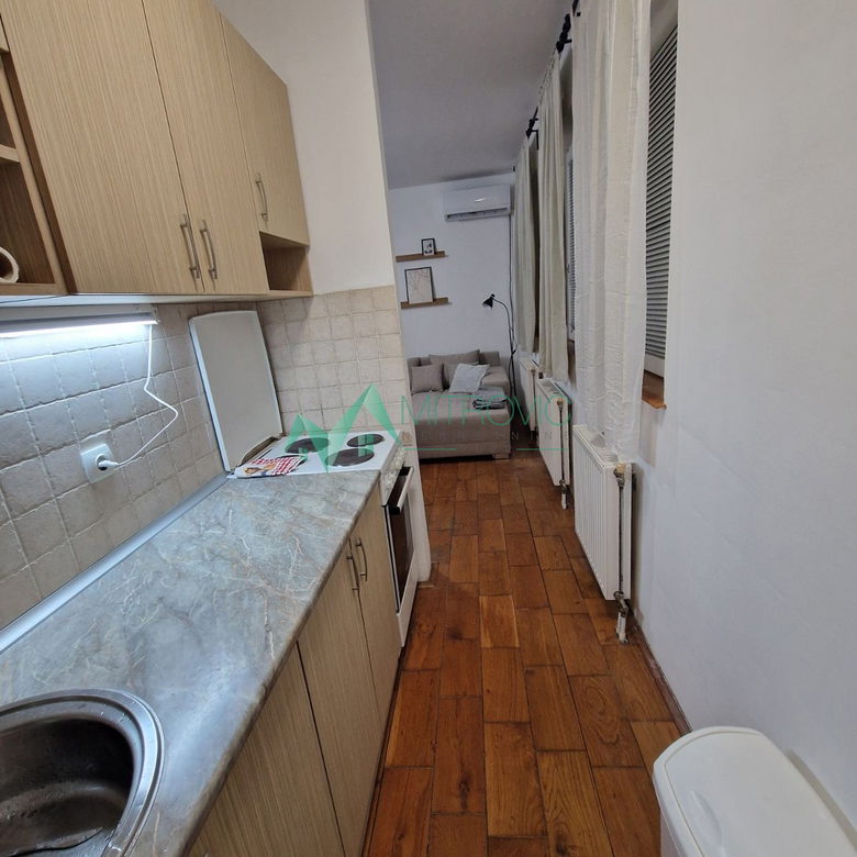 Garsonjera na prodaju, Salajka, Novi Sad, 27m², 350 €