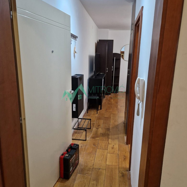 Garsonjera na prodaju, Salajka, Novi Sad, 27m², 350 €