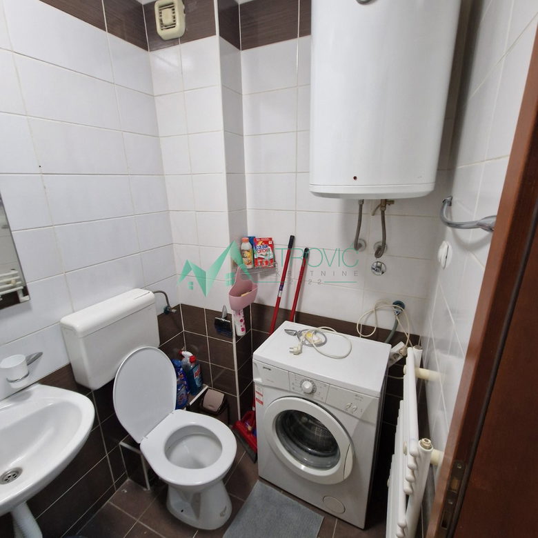Garsonjera na prodaju, Salajka, Novi Sad, 27m², 350 €