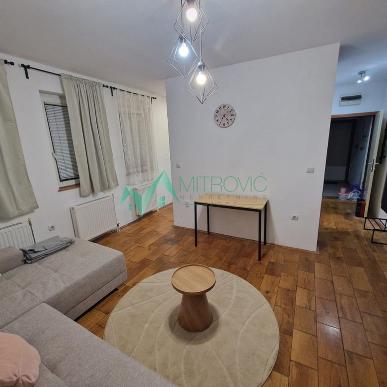 Garsonjera na prodaju, Salajka, Novi Sad, 27m², 350 €