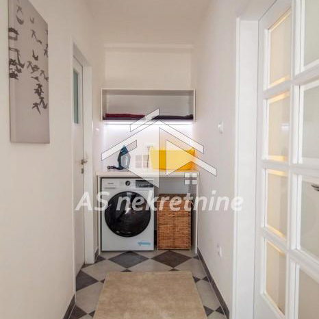 Trosoban stan za izdavanje, Terazije, Beograd, 65m², 1.400 €/mes