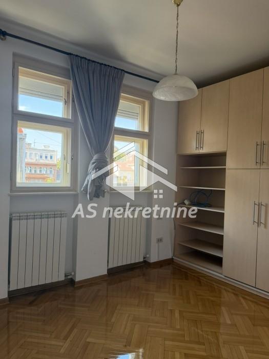 Stan Izdavanje Beograd Krunska 150 m2